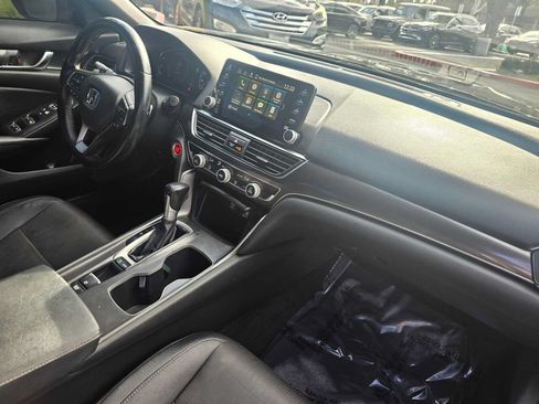 Used 2019 Honda Accord Sport image 11