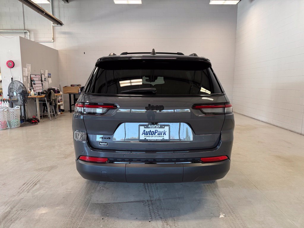 Used 2023 Jeep Grand Cherokee L Laredo AWD/4WD image 6