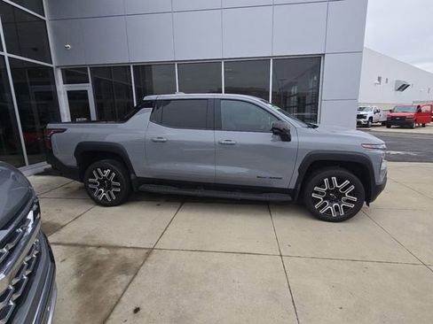 New 2026 Chevrolet Silverado EV LT AWD/4WD image 13