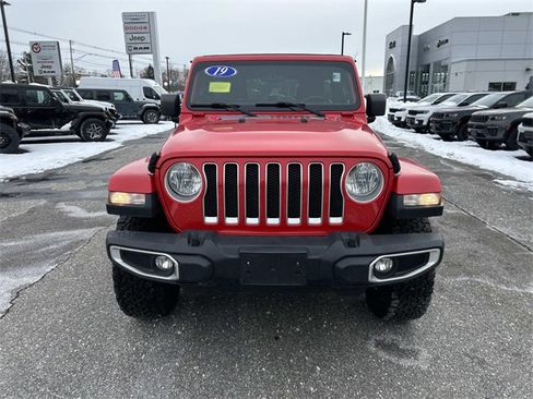 Used 2019 Jeep Wrangler Unlimited Sahara w/ Cold Weather Group image 8