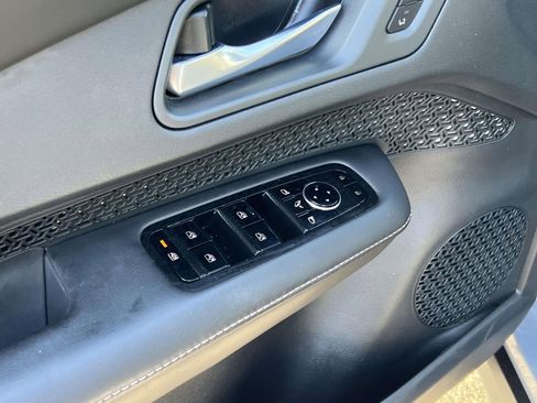 Used 2024 Nissan Ariya AWD image 28