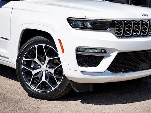 Certified 2024 Jeep Grand Cherokee Summit AWD/4WD image 4