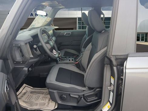 New 2025 Ford Bronco 4-Door image 9