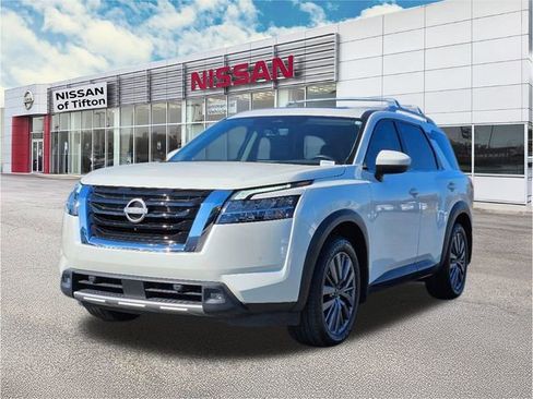 Certified 2024 Nissan Pathfinder SL w/ SL Premium Package image 3
