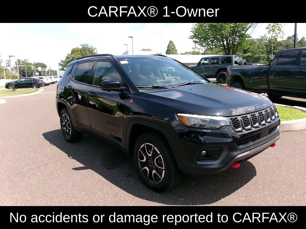 Certified 2025 Jeep Compass Trailhawk w/ Trailhawk Elite Group AWD/4WD image 2