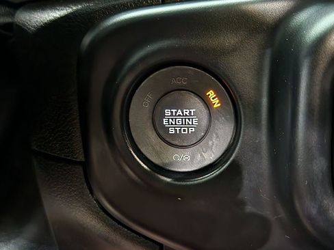 Used 2021 Jeep Wrangler Unlimited Sahara image 41