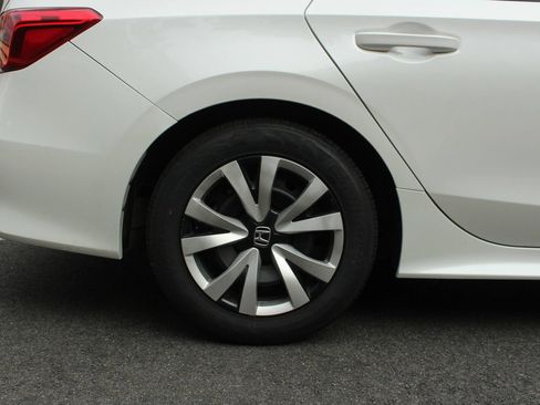 Used 2022 Honda Civic LX image 5