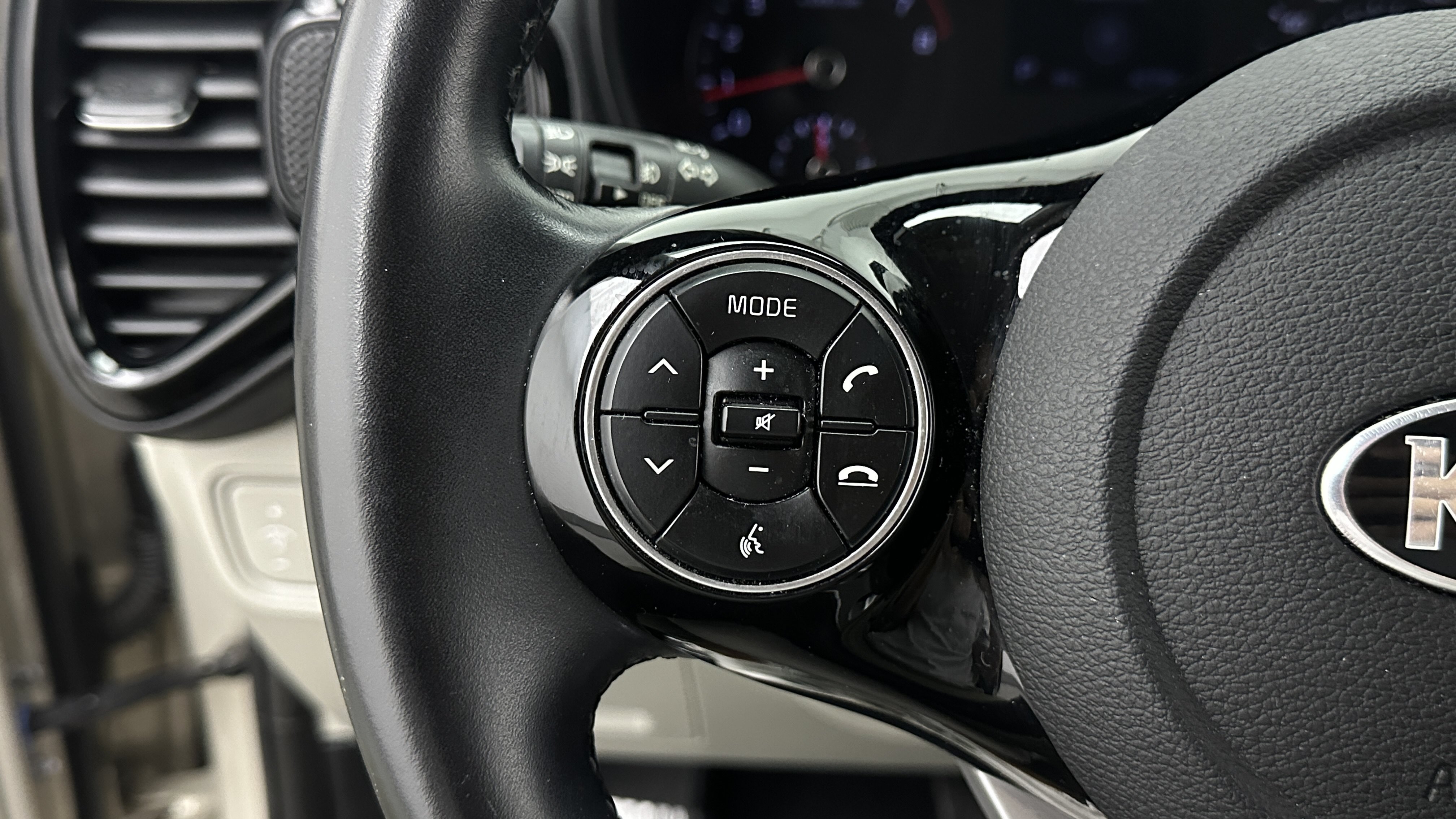 Used 2020 Kia Soul EX FWD image 25