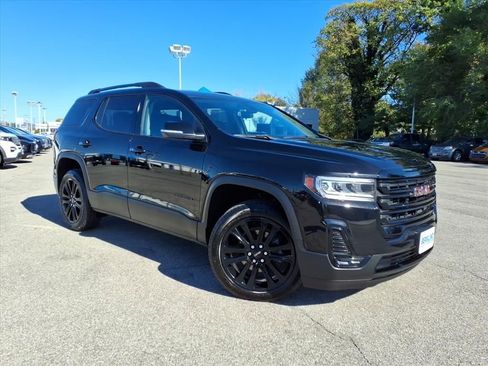 Used 2023 GMC Acadia SLE w/ Driver Convenience Package image 2