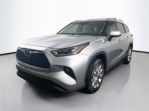 Used 2021 Toyota Highlander Limited image 6