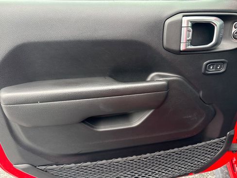 Used 2023 Jeep Wrangler Willys image 16