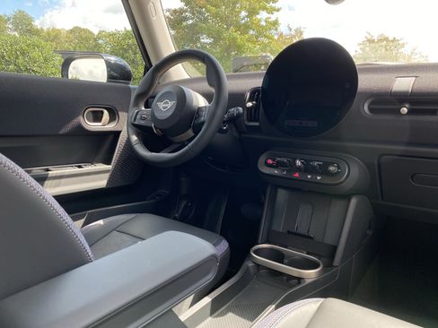 Used 2026 MINI Cooper 2-Door Hardtop FWD image 6
