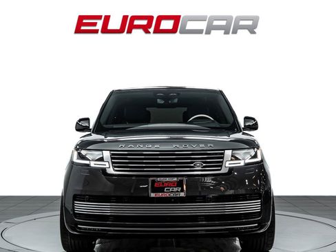 Used 2025 Land Rover Range Rover SV AWD/4WD image 8
