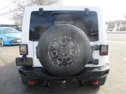 Used 2017 Jeep Wrangler Unlimited Rubicon image 3