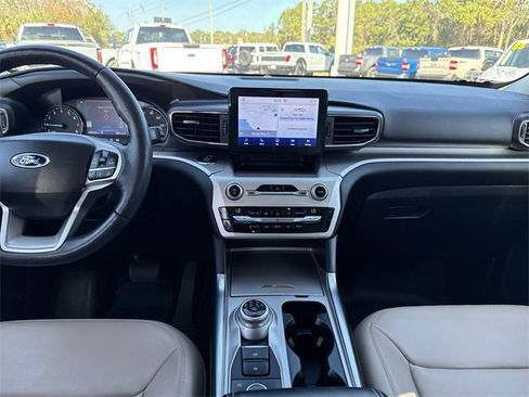 Certified 2021 Ford Explorer XLT w/ Equipment Group 202A image 18