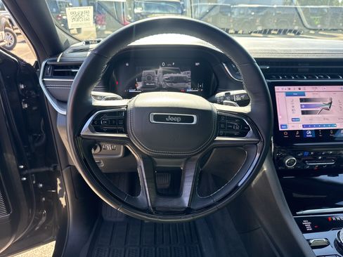 Used 2022 Jeep Grand Cherokee L Overland w/ Advanced Protech Group III AWD/4WD image 27