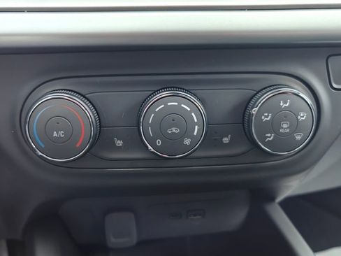 Used 2026 Chevrolet Trax RS image 26