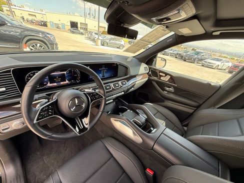Used 2025 Mercedes-Benz GLE 450e 4MATIC image 16