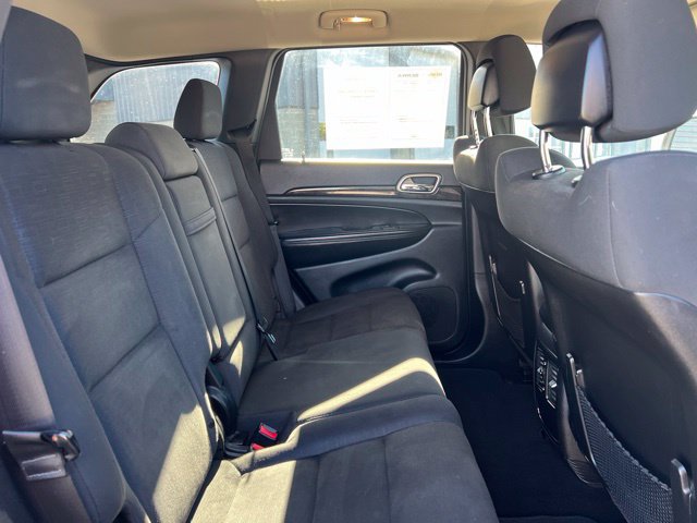 Used 2012 Jeep Grand Cherokee Laredo w/ Laredo E Group AWD/4WD image 13