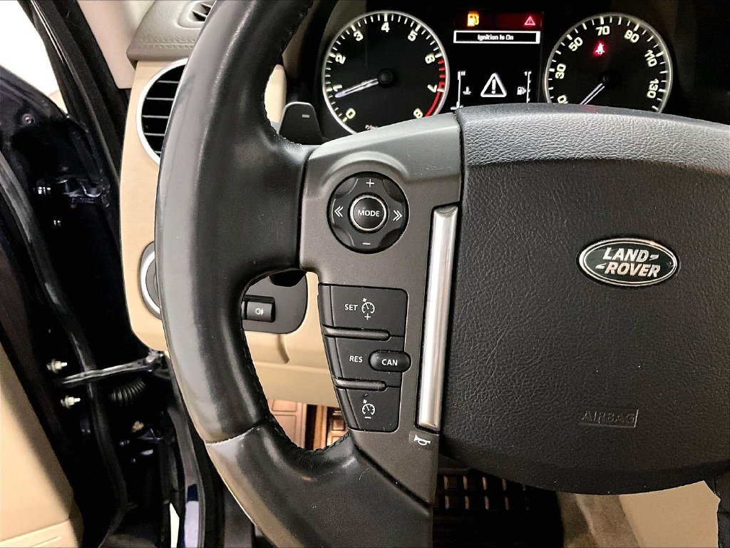 Used 2016 Land Rover LR4 HSE AWD/4WD image 11