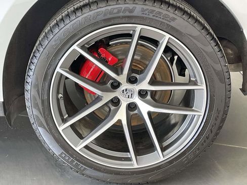 Certified 2023 Porsche Macan S image 12