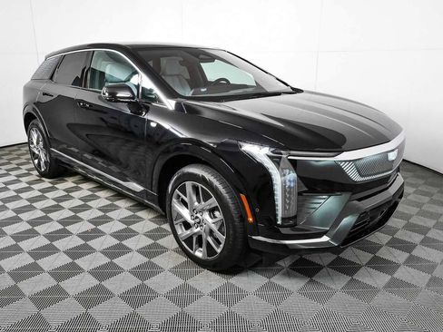 Certified 2025 Cadillac Optiq Luxury 1 AWD/4WD image 1