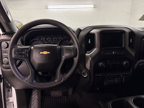 Used 2022 Chevrolet Silverado 1500 Custom AWD/4WD image 7