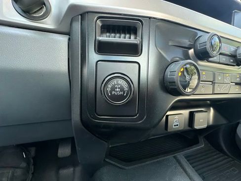 Used 2025 Ford F250 XL RWD image 15