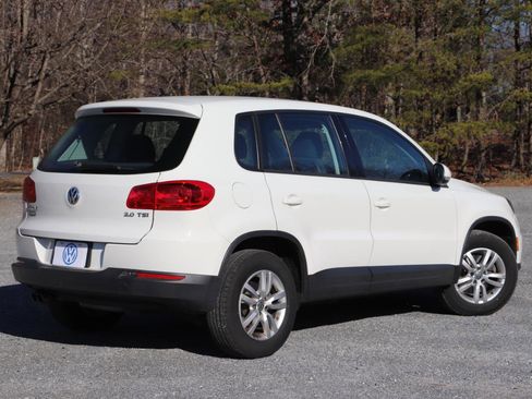 Used 2013 Volkswagen Tiguan S image 3