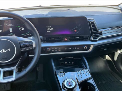 Used 2023 Kia Sportage EX image 19