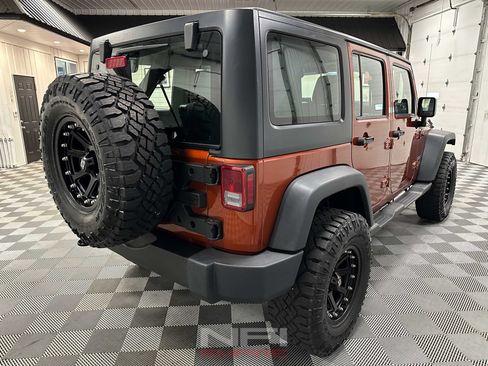 Used 2014 Jeep Wrangler Unlimited Sport w/ Connectivity Group AWD/4WD image 8