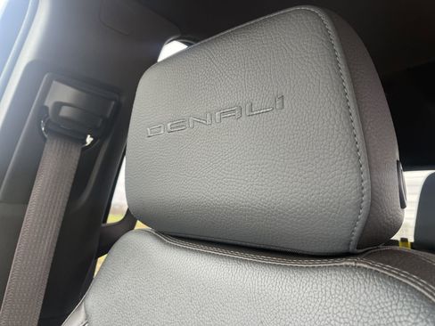 Used 2023 GMC Sierra 2500 Denali w/ Denali Ultimate Package image 27