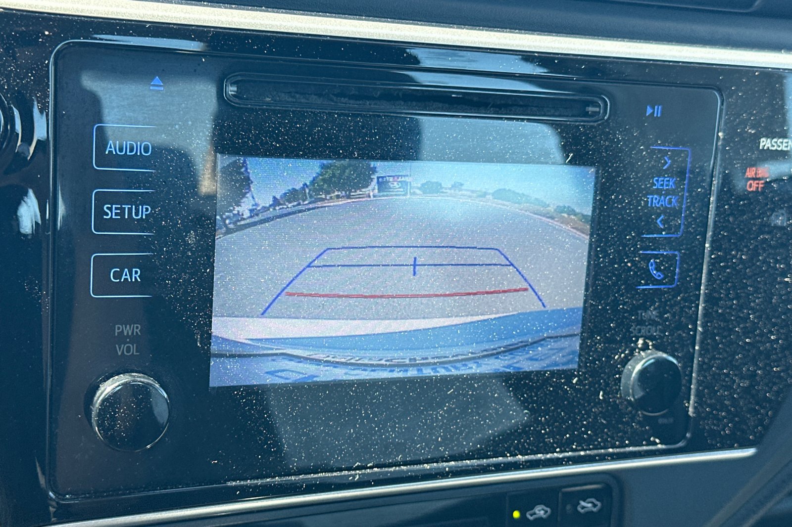 Used 2017 Toyota Corolla LE FWD image 18