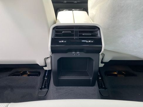 New 2026 BMW 530i xDrive AWD/4WD image 8