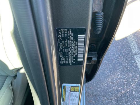 Used 2025 Hyundai Elantra Limited image 29