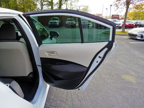 Used 2023 Toyota Corolla LE image 18