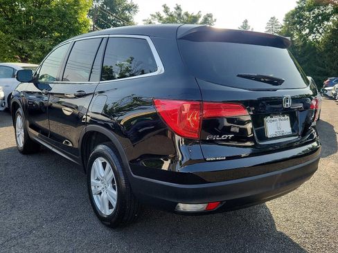 Certified 2017 Honda Pilot LX image 4
