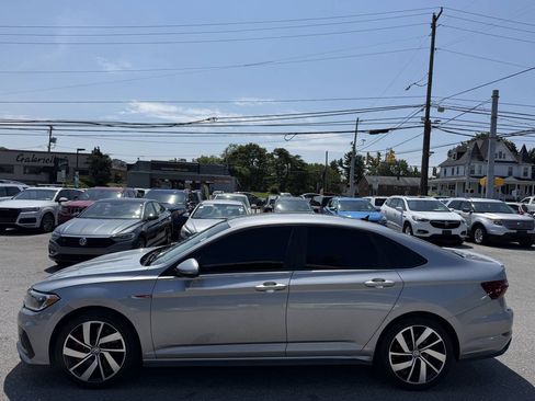 Used 2021 Volkswagen Jetta GLI FWD image 4