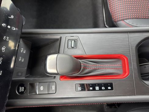 New 2026 Nissan Kicks SR image 16