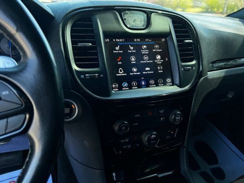 Used 2019 Chrysler 300 S image 37