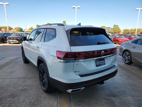 New 2026 Volkswagen Atlas SE image 5