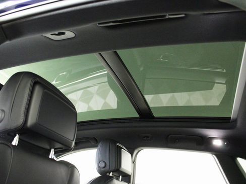 Certified 2026 Porsche Macan image 7