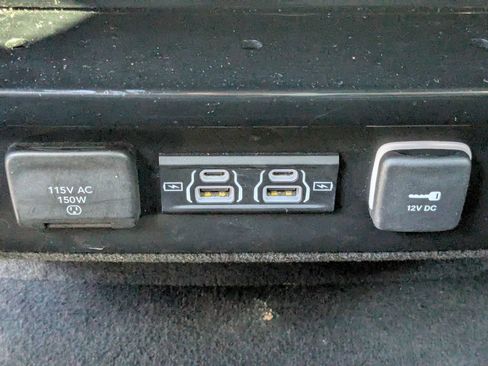 Used 2024 Jeep Wagoneer L Series II w/ Flexible Seating Group AWD/4WD image 19
