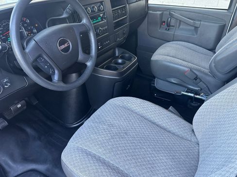 Used 2018 GMC Savana 3500 LT w/ LT Preferred Equipment Group image 11