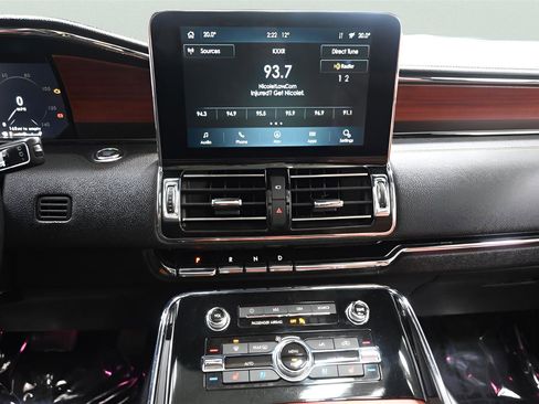 Used 2021 Lincoln Navigator Reserve image 31