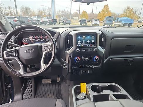 Used 2021 Chevrolet Silverado 1500 RST image 10