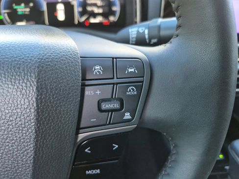 Used 2026 Toyota Camry XLE FWD image 22