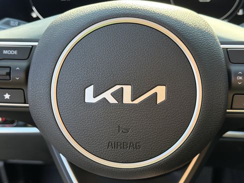 Used 2025 Kia Sportage SX image 25