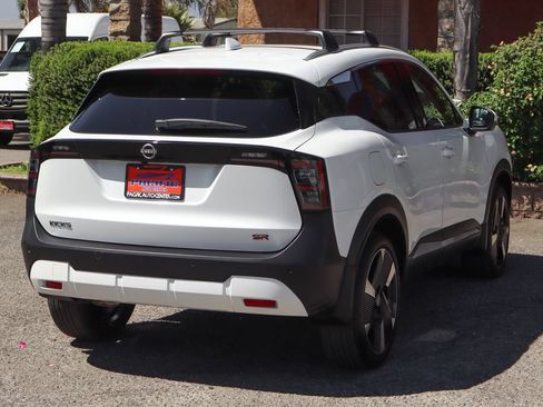 Used 2025 Nissan Kicks SR w/ SR Premium Package FWD image 9