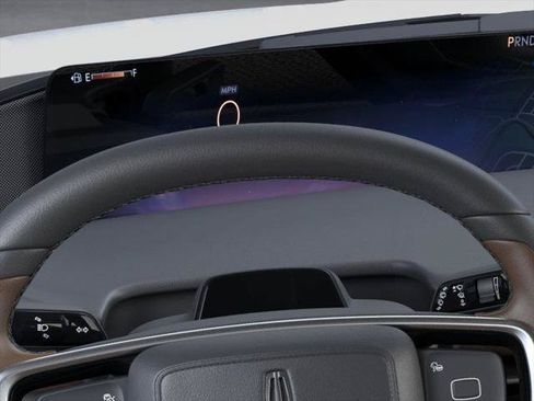 New 2026 Lincoln Navigator L Reserve AWD/4WD image 13